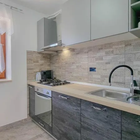 Apartman Ferienwohnung Fur 3 Personen Ca 40 Qm In Novigrad, Istrien Istrische Riviera - B61622 Karpinjan